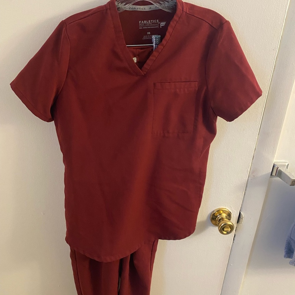 Fabletics Maroon Scrub Set
